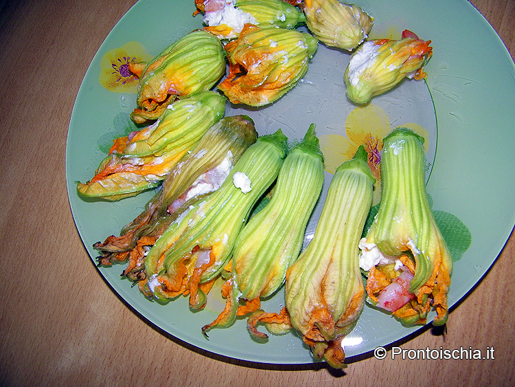 Zeppole con fiori di zucca e zucchini ripieni 11
