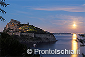 Viaggiare da soli, Ischia meta ideale 5