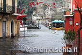 L'acqua alta a Ischia Ponte 1